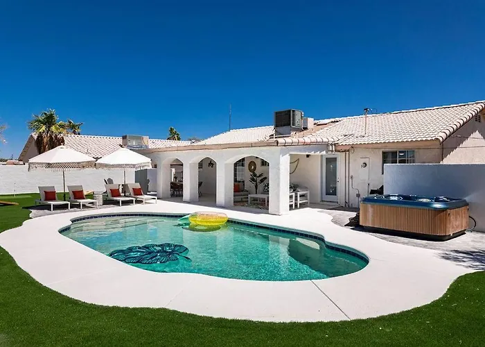 Tropical Playhouse - Pool, Spa, Golf, Game * Lake Havasu City