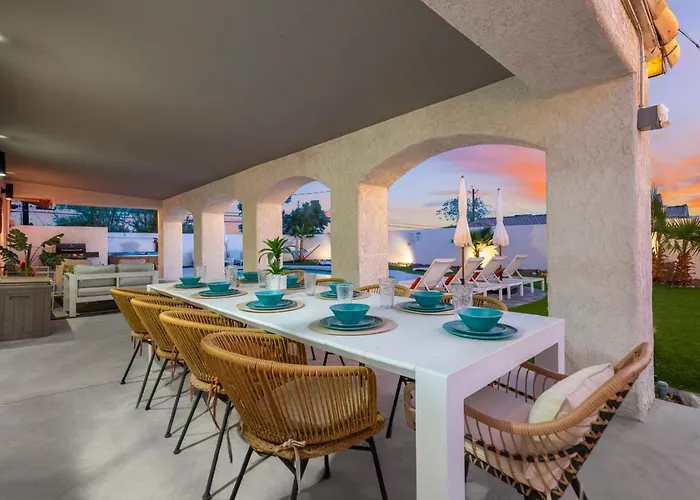 Tropical Playhouse - Pool, Spa, Golf, Game * Lake Havasu City