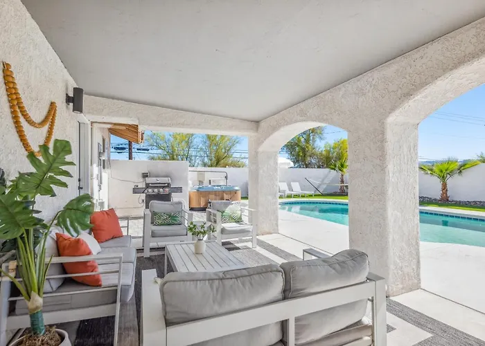 Holiday home Tropical Playhouse - Pool, Spa, Golf, Game *